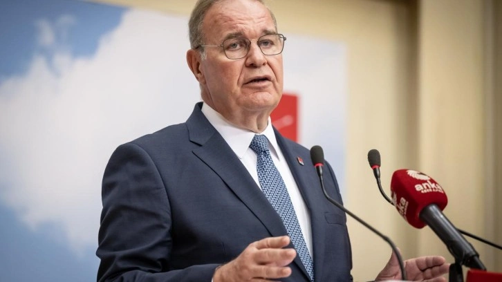 CHP'li &Ouml;ztrak'tan Tanju &Ouml;zcan'a: Ateş olsa cirmi kadar yer yakar, işine baksın