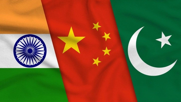 Çin'den Pakistan'la Hindistan'a itidal çağrısı