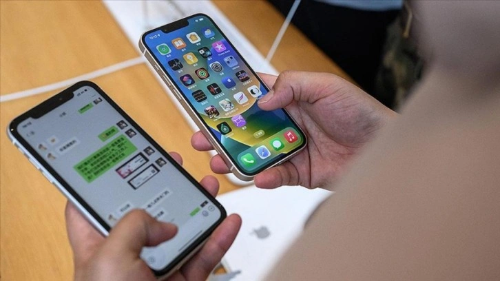 &Ccedil;in, h&uuml;k&uuml;met &ccedil;alışanlarına "iPhone'un yasaklandığı" iddialarını yalanladı