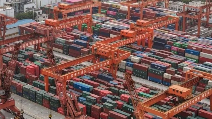 Çin'in ticaret fazlası ilk kez 1 trilyon doları aştı!