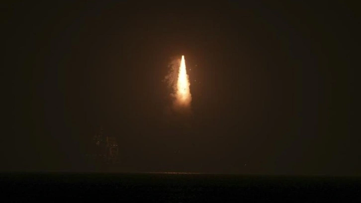 Çin, üç test uydusunu uzaya gönderdi