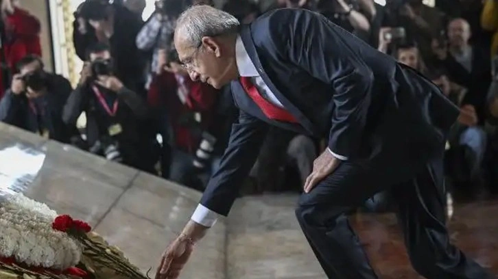 Cumhurbaşkanı adayı Kemal Kılı&ccedil;daroğlu, Anıtkabir'i ziyaret etti