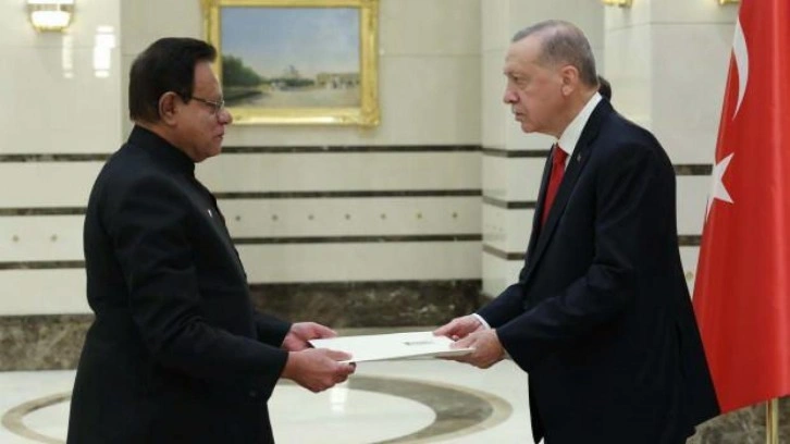 Cumhurbaşkanı Erdoğan, g&uuml;ven mektuplarını kabul etti