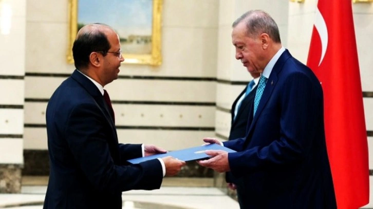 Cumhurbaşkanı Erdoğan'dan peş peşe kabuller! G&uuml;ven mektubu sundular
