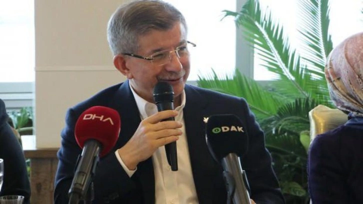 Davutoğlu 'masadan &ccedil;ekilme' s&ouml;zleriyle ilgili konuştu!