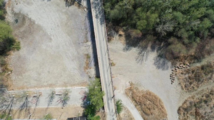 Denizli'de 852 yıllık gelenek kuruyan nehirde sembolik olarak yapıldı