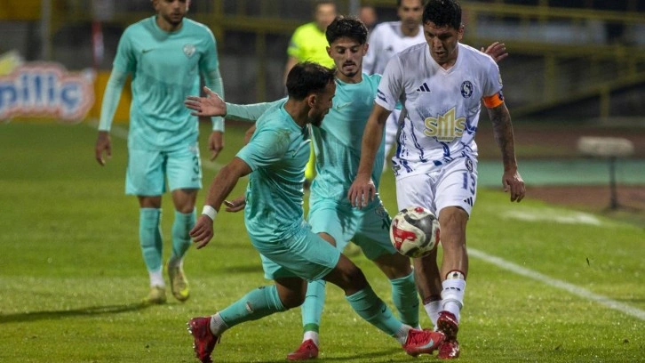 Deplasmanda 3-0 kaybeden efsane takım küme düşme hattında!