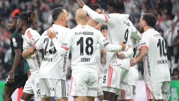 Derbi öncesi sakatlık! Beşiktaş'ın golcüsü maça devam edemedi