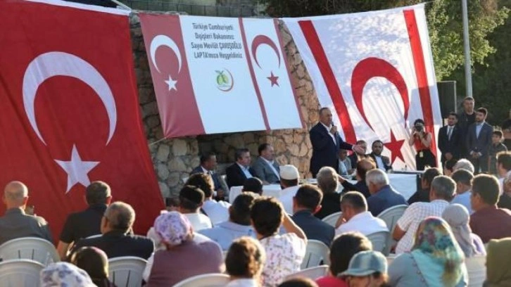 Dışişleri Bakanı &Ccedil;avuşoğlu, KKTC'de vatandaşlarla buluştu