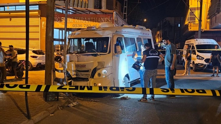 Dolmuş şoförü, direksiyon başında uğradığı silahlı saldırıda hayatını kaybetti