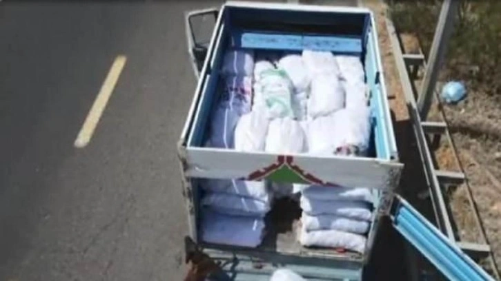 Dronla takip edilen kamyonette 222 kilo esrar ele ge&ccedil;irildi