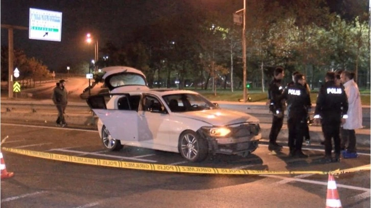 'Dur' ihtarına uymadı 5 polis aracına çarptı