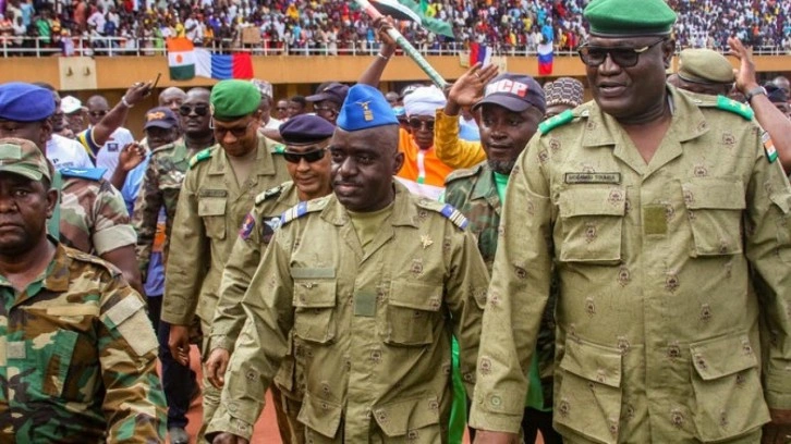 ECOWAS'tan Nijer a&ccedil;ıklaması! Nijerya'ya da bunu yapmışlardı