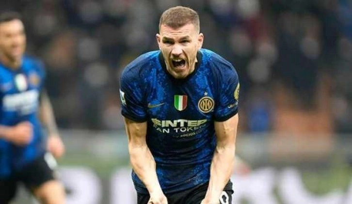 Edin Dzeko 90'da fişi &ccedil;ekti! 3 puanı aldı