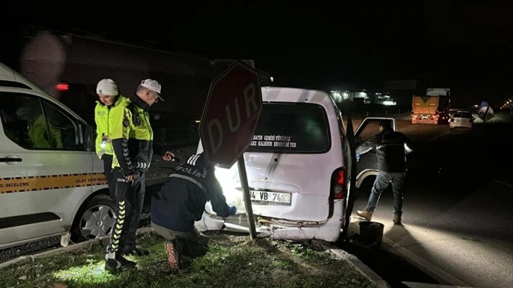 Edirne'de minibüste 20 kaçak göçmen yakalandı