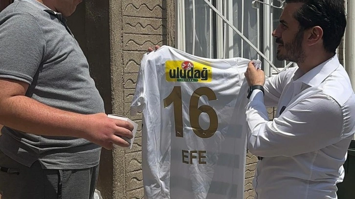 Efe’nin yaptığı ‘racon’ karşılık buldu! AK Partili Başkan’dan takdir toplayan hareket