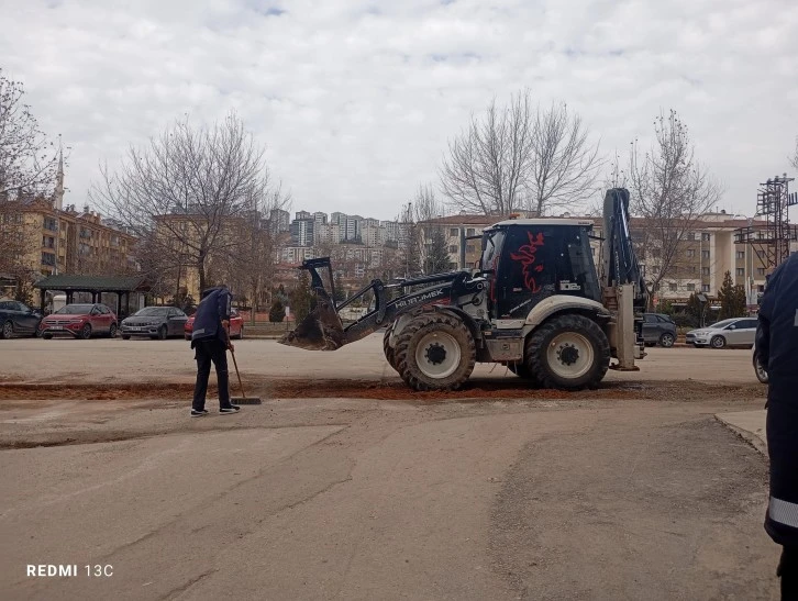 Elazığ Belediyesi Yol &Ccedil;alışmalarına Devam Ediyor