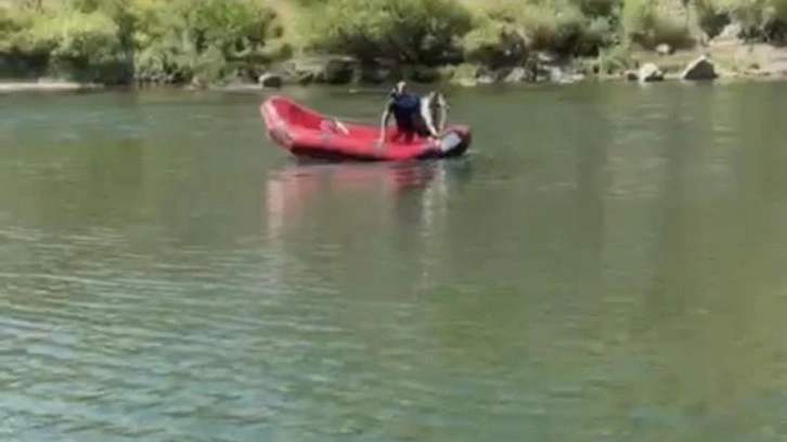 Elazığ'da nehre giren öğretmen boğuldu