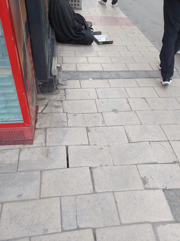 Elazığ'da Sokaklarda Duygu S&ouml;m&uuml;r&uuml;s&uuml; Tepki &Ccedil;ekiyor