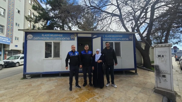 Elazığ&rsquo;da Zabıta Ekiplerinden &Ouml;rnek Davranış: Bulunan Para ve Altın Sahibine Teslim Edildi.