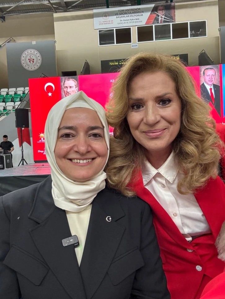 Emel Kanberoğlu ve Fatma Bet&uuml;l Sayan Kaya İftarda Bir Araya Geldi