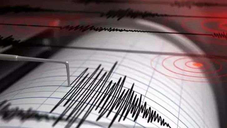 Endonezya'da 6.7 büyüklüğünde deprem