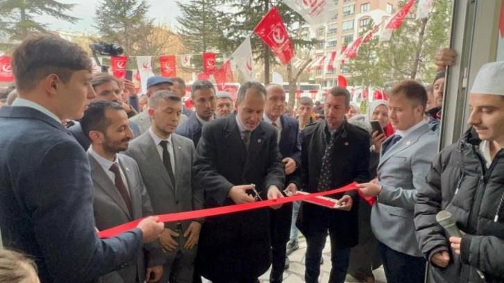 Erbakan a&ccedil;tı ağzını yumdu g&ouml;z&uuml;n&uuml;! &Ccedil;ok sert tepki