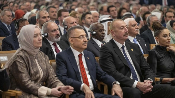 Erdoğan i&ccedil;in d&uuml;zenlenen t&ouml;rene damga vuran kare! Paşinyan bakın nereye oturdu