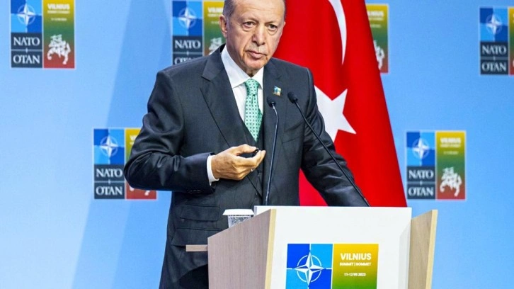 Erdoğan'dan a&ccedil;ıklama: B&uuml;y&uuml;k badire atlattık; milletim izin vermedi