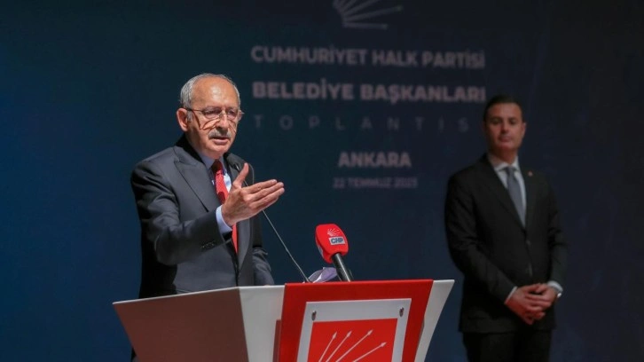 Eren Erdem: CHP'de Kemal Beye "&ccedil;ekilin" deme kontenjanı vardır