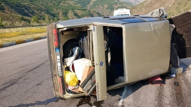 Erzincan'da kontrolden çıkan araç devrildi