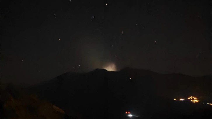 Erzurum-Artvin sınırında gizemli ışık! Hızla gözden kayboldu