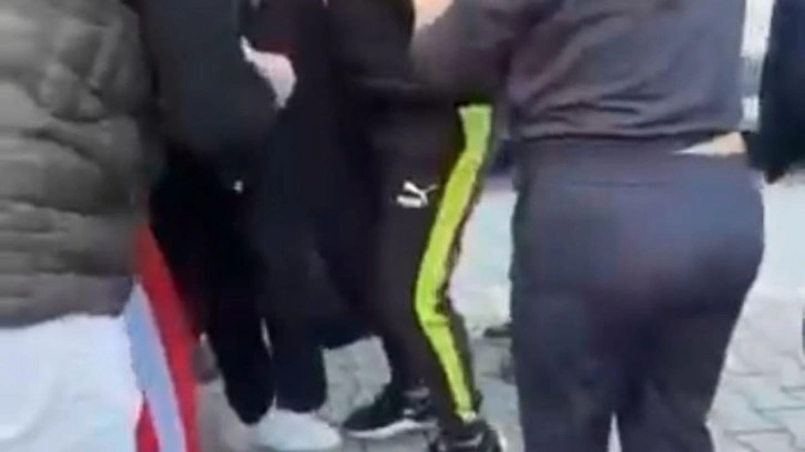 Esenyurt’ta tekme, tokat ve bıçakların çıktığı park yeri kavgası