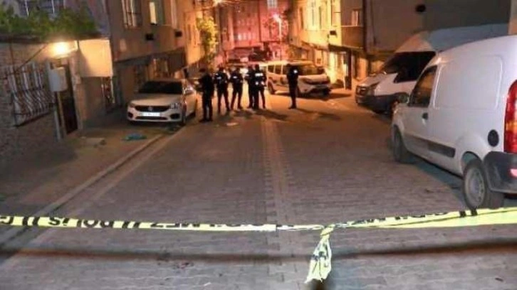 Esenyurt&rsquo;ta husumetlisini sokak ortasında kurşun yağdırarak &ouml;ld&uuml;rd&uuml;