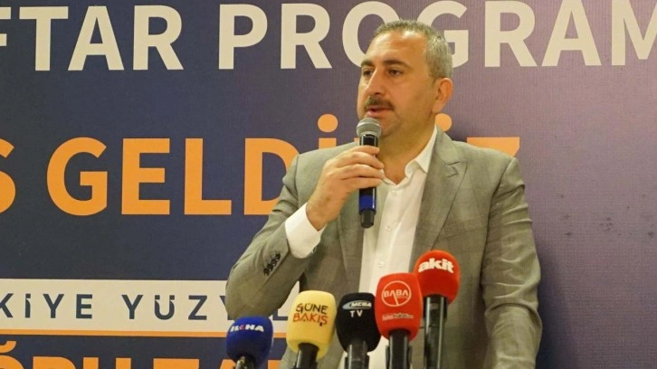 Eski Adalet Bakanı Abdulhamit G&uuml;l: AK Parti T&uuml;rkiye'nin b&uuml;t&uuml;n renklerinin partisidir