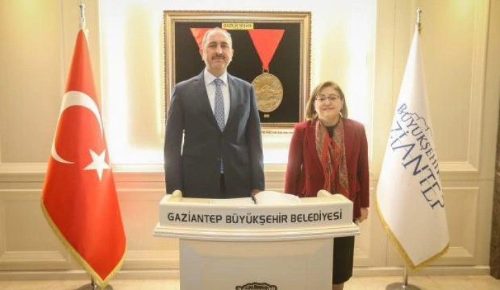 Eski Adalet Bakanı G&uuml;l'den, Gaziantep B&uuml;y&uuml;kşehir Belediye Başkanı Şahin'e ziyaret