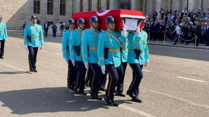Eski milletvekili Dağıstanlı i&ccedil;in TBMM'de t&ouml;ren