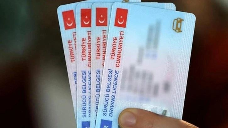 Eski tip ehliyetleri yenileme ücreti 1 Kasım'da 7 bin 438 liraya yükselecek