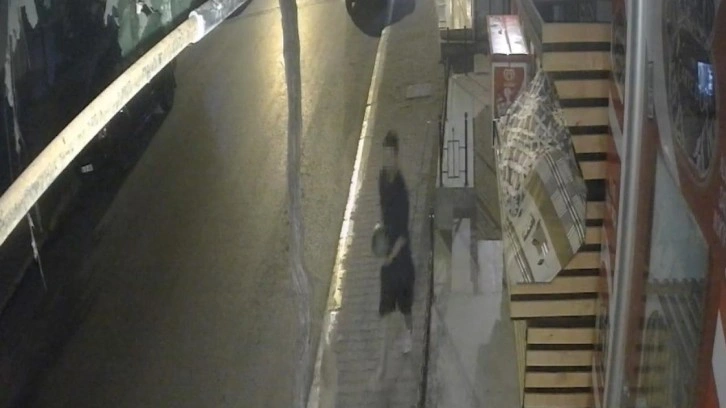 Esnafı şaşırtan hırsızlık: Her gün aynı saatte gelip, bir tane karpuz çalıyor!