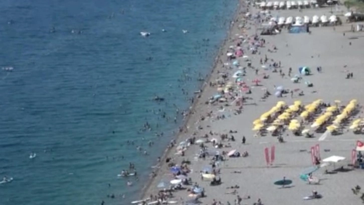 Eylül ayında Antalya sahilleri doldu taştı! Termometreler 37 dereceyi gösterdi