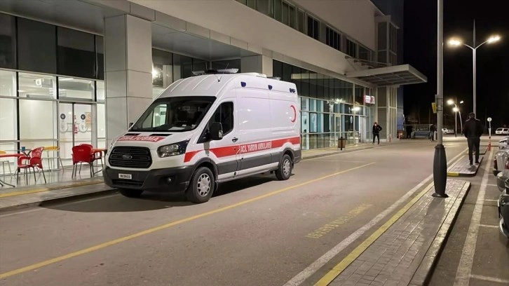 Fatih'te yine zehirlenme vakası: Otelde kalan 2 kardeş acil servise başvurdu