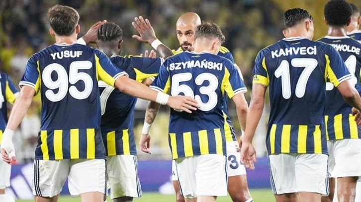 Fenerbahçe Devler Ligi'nde sahaya iniyor! Rakip eski dost Van Persie