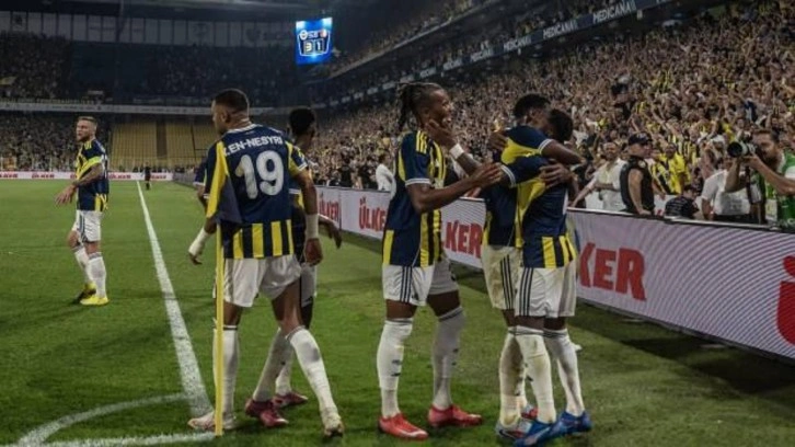 Fenerbahçe Feyenoord'u fena dağıttı! 7 gollü maçta tur atladı