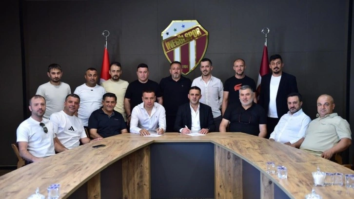 Fenerbahçe'nin eski futbolcusu 30 yıl sonra evine döndü: 3 yıllık imzayı attı