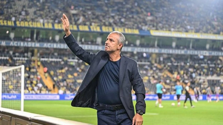 Fenerbahçe tribünlerinde İsmail Kartal krizi! Görevliler müdahale etti