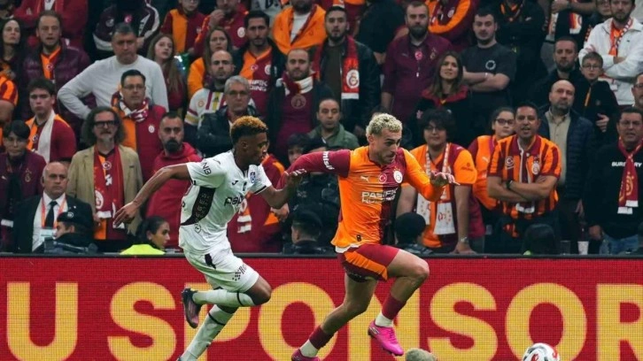 Fenerbahçeli eski futbolcudan Barış Alper'e destek!