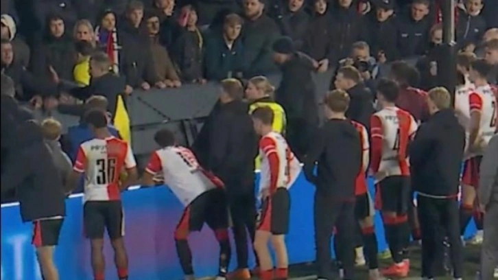 Feyenoord'da Robin van Persie bardağı taşırdı! Taraftarla hararetli tartışma