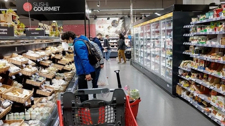Fransa'dan s&uuml;permarketlere ayar! 5 bin &uuml;r&uuml;n&uuml;n fiyatları sabitlenecek