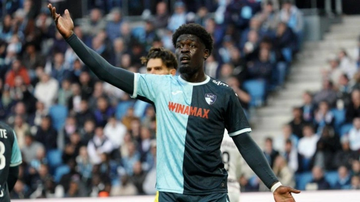 Fransız basını Süper Lig devinin istediği stoperi açıkladı!
