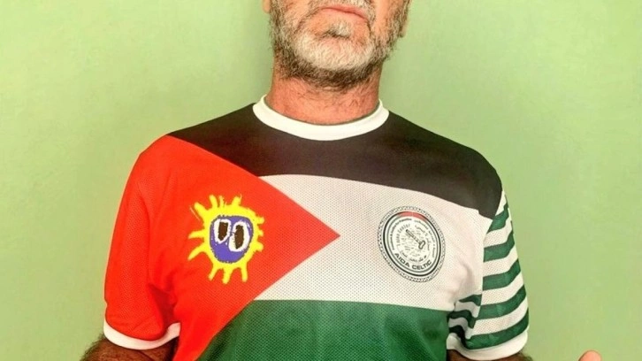 Futbol efsanesi Filistin için forma kampanyası başlattı: Gelirler bağışlanacak